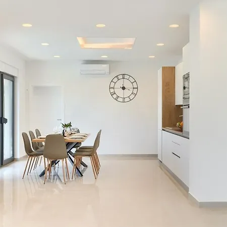 Vivre Holiday home *
