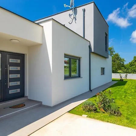 Vivre Villa