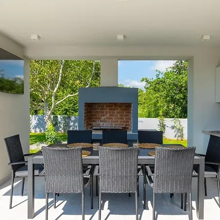 Vivre Holiday home *