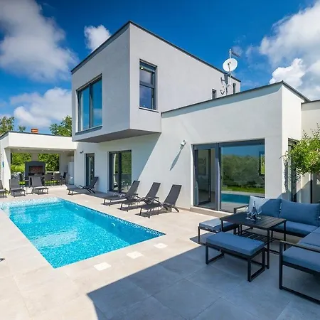 Vivre Villa