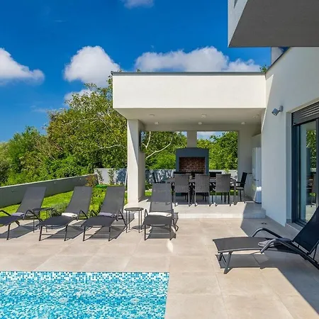 Vivre Holiday home *